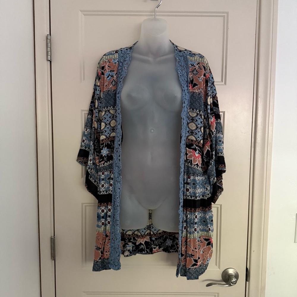 ⭐️ 5 for $25. Penelope kimono